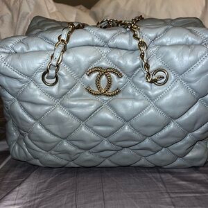 Gorgeous gray quilted bag.